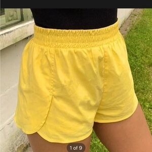girlfriend collective lemon trail short XS
limited Edition color